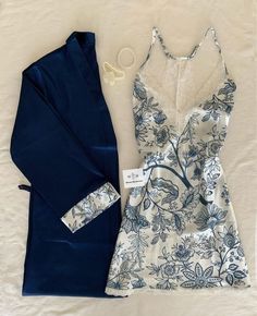 Pajamas Organization, Beautiful Gown Designs, Cute Nightgowns, Academia Aesthetic Outfit, Women Blouses Fashion, Lingerie Inspiration