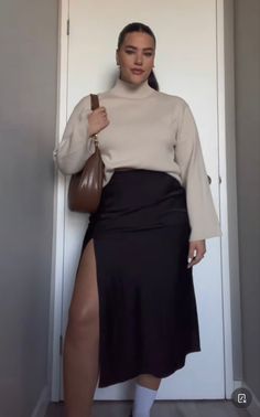 Timeless Fashion Curvy, Simple Classy Outfits Plus Size, Black Dress For Midsize, Fall Style 2023 Midsize, Elegant Outfit Casual Classy Plus Size, Plus Classy Outfits, Fashion Inspo Outfits Minimal Chic Plus Size, Feminine Fall Outfits Plus Size, Modest Outfit Ideas Plus Size