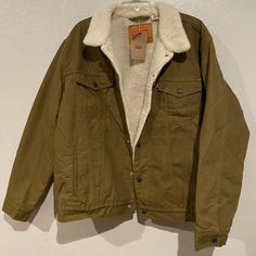 Brand New Jacket With Tag Green Corduroy Jacket Outfit, Spain Clothes, Long Jacket Outfit, Brown Jean Jacket, Sherpa Jean Jacket, Thrift Ideas, Outfits For Spain, Blue And White Jeans, Leather Hoodie