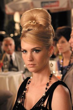 I want my hair to be like this even if for only one day. 1960s Hair, 60s Hair, Look Retro