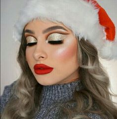 Christmas Makeup Looks Full Face, Mrs Clause Makeup, Holiday Makeup Looks Christmas Classy, Christmas Eye Makeup Ideas, Learning Makeup, Christmas Eyeshadow Looks, Jacob Satorius, Xmas Makeup, Christmas Eyeshadow