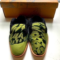 Gorgeous Shoes That Are Brand New In Box! Faux Fur Lining. Green Shoes With A Butterfly Wing Design By Free People. Butterfly Wing Design, Cognac Flats, White Clogs, Studded Clogs, Faux Fur Slides, Black Clogs, Wing Design, Cute Shoes Heels, Vibe Check