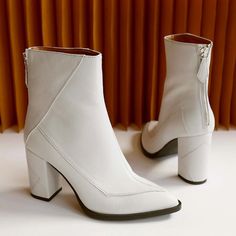 ALMASI white vegan apple leather boots, handcrafted in Italy using luxe Italian vegan material. Shop now on Sylven New York. Apple Leather, Vegan Apple, Vegan Italian, Vegan Boots, Fragrance Gift Set, Reusable Bags, Beauty Bag, Active Wear Tops