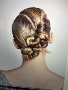 Runway Hair, Editorial Hair, Hair Arrange, Hair Setting, Hair Crush, Artistic Hair, Hair Art, Last Month, Great Hair