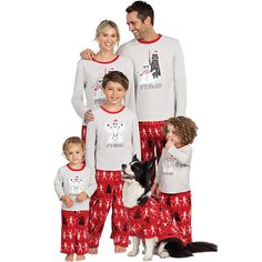 Embark on a galactic holiday adventure with the Star Wars Printed Christmas Pajamas Set. Featuring iconic Star Wars prints, these coordinated pajamas add a touch of interstellar excitement to your family celebrations. Make your holidays epic, stay comfortable, and let your family's inner Jedi shine with these out-of-this-world pajama sets. Specifications: Material: Polyester Collar: Round-Neck Length: Ankle-Length Pants Pattern Type: Print Sleeve Length: Full Item Type: Pajamas Christmas Pjs Family, Family Pjs, Star Wars Prints, Battle Star, Star Wars Christmas, Christmas Pajama Set, Pajamas Comfy, Christmas Pjs, Matching Family Pajamas