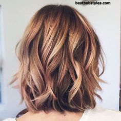 20 Short Hairstyles for Wavy Hair - 15 #ShortBob Strawberry Blonde Bob, Long Bobs, Subtle Balayage, Wavy Hairstyles Medium, Medium Layered Hair, Caramel Highlights, Haircuts For Fine Hair, Haircut For Thick Hair, Blonde Bobs