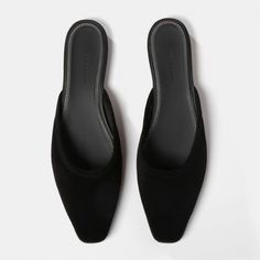 This graceful mule slips on like a sandal with the elegance of a flat.  Jack Erwin shoes are defined by functional elegance. Each pair combines minimal aesthetics, thoughtful details, and quality construction. Our design process streamlines and modernizes timeless silhouettes: loafers, lace-ups, boots, sneakers. The results are polished, precise, and unadorned. Each pair is meticulously crafted by expert artisans in Europe, who have honed their skills across generations. Handcrafted in Portugal Mules Outfits, Modern Heels, Mules Outfit, Boots Sneakers, Gifts For New Mums, Pearl Jewellery Earrings, Mode Inspo, Fine Jewelry Gift, Gifts For New Moms