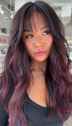 Bangs Layers, Hair Color Plum, Plum Hair, Wine Hair, Red Hair Inspo, Hair Color Burgundy, Spring Hair Color, Burgundy Hair, Penteado Cabelo Curto