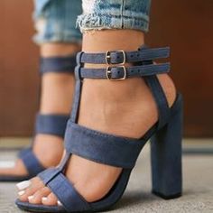 awesome Chunky Heel Strappy Open Toe Dress Sandals Stil Boho, Ankle Straps, Beautiful Shoes, Strap Heels