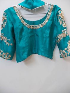 Blouse Lehenga, Mirror Work Lehenga, Zardozi Work, Women Saree, Raw Silk Fabric, Blouse Saree, Party Wear Lehenga, Velvet Blouses, Designer Lehenga Choli