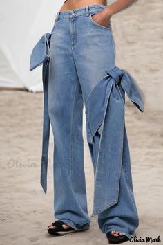 Olivia Mark - Chic High-Waisted Denim Jeans with Bow Accent Estilo Denim, Jean Vintage, Mode Jeans, Moda Jeans, Denim Patterns, Blue Outfit, Straight Leg Denim, Slim Straight Jeans, High Waisted Denim