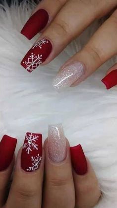 Red Christmas Nails, Christmas Nails Easy, Cute Christmas Nails, Christmas Gel Nails, Christmas Nail Art Designs, Acrylic Coffin