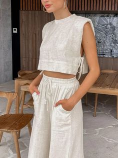 Composition: 95% Polyester, 5% Linen
Design: Plain
Style: Casual, Basic, Vintage
Thickness: Thin
Material: Cotton&Linen
Occasion: Leisure Linen Pant Set, Summer Linen Pants, Mode Tips, Linen Pant, Linen Crops, Mode Casual, Summer Linen, Linen Style