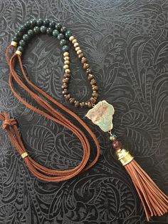 Boho cognac leather tassel stone pendant necklace with adjustable suede cord Stone Necklace Diy, Diy Tassel Necklace, Leather Jewelry Diy, Diy Jewelry Necklace, Cord Jewelry, Tassel Jewelry, Suede Cord, Western Jewelry, Stone Pendant Necklace