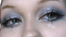 Dark blue makeup inspired by vkei (not vkei makeup!!) And sparkly! Dark Blue Makeup, Quinceanera Makeup, Glittery Eyes, Makeup Board, Hot Makeup, Colorful Eye Makeup, Cute Makeup Looks