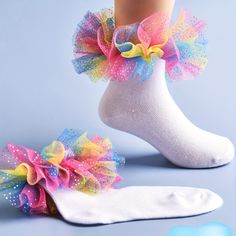 Keep Your Little One's Feet Stylish And Comfortable With Our 1 Pair Baby, Kids Simple Solid Liner Anklets Socks. These Adorable Socks Feature Colorful Tulle And A Cute Bow Detail, Adding A Touch Of Fun To Any Outfit. Made With Rainbow Mesh, These Socks Are Not Only Breathable And Soft But Also Sweat-Absorbent, Keeping Your Child's Feet Dry And Cozy All Day Long. 1 Pair Baby Kids Simple Solid Liner Anklets Socks With Rainbow Mesh, Comfy Breathable Soft Sweat Absorbent Socks Rainbow Lace / S (1-3 Years) Material: Cotton Pattern: Solid Color Operation Instruction: Hand Wash Only Season: All-Season Applicable People: Children Socks Type: Tube Socks Applicable Age Group: 12 And Under Compos Blue Aviator Sunglasses, Mirrored Aviators, Rainbow Laces, Flower Sunglasses, Mirrored Aviator Sunglasses, Non Slip Socks, Blue Sunglasses, Cute Bow, Tube Socks