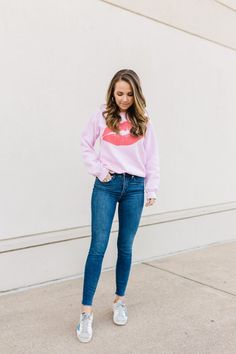 4 Cute Outfits for Valentine's Day - Merrick's Art Cute Valentines Ideas, Winter Outfits Sweaters, Women Holiday Outfits, Ideas Of Outfits, Valentines Outfits For Women, Valentine Day Outfits, Valentine Outfits For Women, Red Sweater Outfit, Casual Holiday Outfits