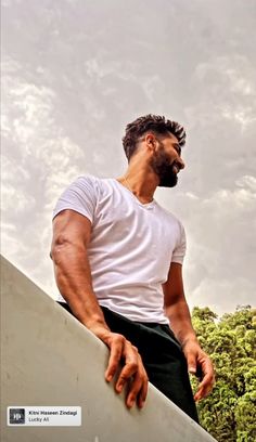 Business Casual Attire For Men, Baby Boy Hairstyles, Vicky Kaushal, Travel Pose, Actress Hairstyles, Mens Photoshoot Poses, Beard Hairstyle