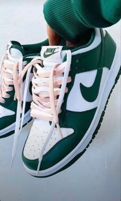 Green Land, Team Green, Trendy Shoes Sneakers, Dr Shoes, Nike Shoes Girls, Preppy Shoes, Jordan Shoes Girls, All Nike Shoes, Nike Air Shoes