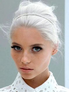 Color Rubio, Hair Chalk, White Blonde, Hair Envy, Hair Color Trends, Great Hair, Silver Hair, Hair Dos, About Hair