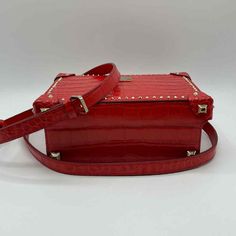 Laurel lock closure, Top handle, Removable crossbody strap. , Interior open pocket and card slot, Protective metal feet. 4k gold-plated hardware. Measurements; 7.25L X 5.75H X 3.25D, Detachable Shoulder Strap Drop: UP TO 28, 38.5 to 48 strap length inches. Comes with dust bag. Made in Korea. Crossbody Strap, Embossed Leather, Leather Crossbody Bag, Leather Crossbody, Top Handle, Berlin, Crossbody Bag, Dust Bag, Shoulder Strap