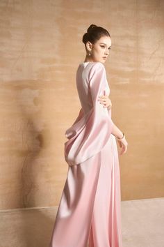 Elegant Silk Wedding Pants, Elegant Fitted Pants For Gala, Pink Silk Evening Pants, Formal Ankle-length Satin Pants, Ankle-length Satin Pants For Formal Occasions, Elegant Satin Pants, Chic Satin Evening Pants, Elegant Straight Silk Pants, Elegant Solid Color Party Pants