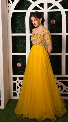 Long Frock Designs For Women, Frocks For Women Party, Long Frocks For Women, Frock Designs For Women, Gown Dress Party Wear, Haldi Function, Simple Frock Design, Function Dresses, Long Frock Designs