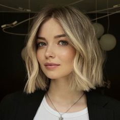 Blonde Bob Hairstyles, Hair Secrets, Penteado Cabelo Curto, Blonde Bobs, Short Blonde Hair, Long Bob, Medium Length Hair Cuts, Short Hair Cuts For Women, Great Hair