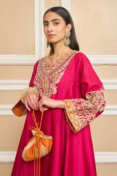 Hot pink short kurta with Kashmiri tilla, gota applique embroidery in floral pattern. Paired with dhoti pant. - Aza Fashions Hot Pink Shorts, Short Kurta, Dhoti Pants, Women Kurta, Straight Kurta, Applique Embroidery, Set Women, Pink Shorts, Mandarin Collar