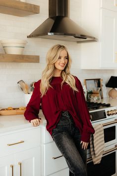 Celia Top-Burgundy Chic Burgundy Tops For Workwear, Casual Burgundy Blouse For Fall, Red Tops For Date Night In Fall, Burgundy Tops For Date Night In Fall, Burgundy Blouse For Fall Night Out, Small Details, Top Cute, Small Detail, Burgundy Color