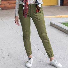 Product Title :Drawstring Waist Plain Cropped Tapered PantsProduct Measurements cm Size Total Length Hips Waist S 94 100 68 M 95 104 72 L 96 110 78 XL 97 116 84 2XL 98 122 90 3XL 99 128 94 S 37 39.4 26.8 M 37.4 40.9 28.3 L 37.8 43.3 30.7 XL 38.2 45.7 33.1 2XL 38.6 48 35.4 3XL 39 50.4 37 Product Details Material: 100% Polyester Color: Black Fringe Tee, Mens Fashion Country, Linen Fashion, Tapered Pants, Grey Khakis, Boho Stil, Sweatshirt Dress, Batwing Sleeve, 8 M