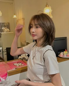 Layer Haircut Pendek, Short Hair Korea, Ulzzang Short Hair, Shot Hair, Hair Style Korea, Hair Inspiration Long, Asian Short Hair, Hair Inspiration Short, Hairstyles For Layered Hair