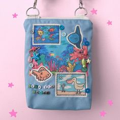 Diy Bag Ideas, Bag Decorating Ideas, Random Things To Buy, Bag With Buttons, Ocean Bag, Fish Bag, Mini Aquarium, Cute Sewing Projects, Star Beads