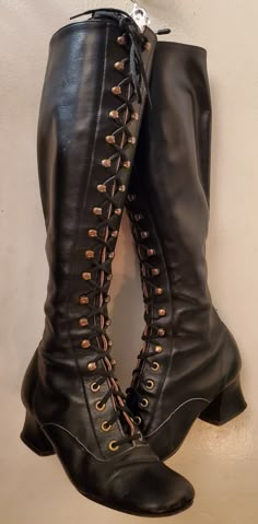 Women’s black, leather knee high lace up Mod go go bootsGood condition, size 5, marked 5 1/2 but run small and narrow. Just a few loose threads at back ankle, see photos.Detailed measurements:Length Of Sole - 10 inchesHeel Height - 2 inchesBoot Height - 16 inches 70s Style Boots, Gogo Boots 60s, Black Leather Boots Outfit, Gogo Boots Outfit, 60s Boots, Witchy Boots, Leather Boots Outfit, 70s Boots, 70s Shoes