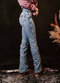 Wrangler Autumn Ocean Bootcut  Bootcut High Rise 10 1/4" Slim Fit 99% Cotton 1% Spandex Spirit Jeans Ideas, Spirit Jeans, Jeans Ideas, Trendy Christmas Outfits, Country Style Outfits, Western Wear Outfits, Cute Country Outfits, Western Style Outfits, Trendy Jeans