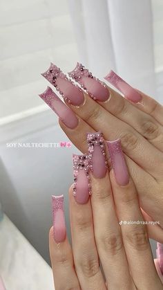 Pink Nail Inspo, Quartz Nails, Girly Acrylic Nails, Short Square Acrylic Nails, Acrylic Nails Coffin Pink, Unique Acrylic Nails, Bling Acrylic Nails, Gem Nails