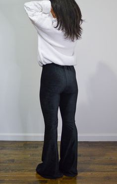 Fitted black high-rise corduroy pant with a bell bottom silhouette. Fits true to size. Corduroy Pant, Bell Bottom Pants, Bell Bottom, Corduroy Pants, Black Stretch, Bell Bottoms, High Rise, Perfect Fit, Pants