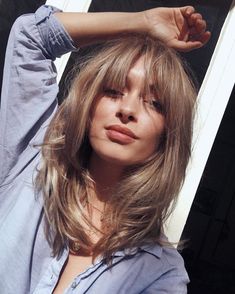 Cute Shoulder Length Haircuts, Trendy Haircuts Medium, Site Model, People References, Hair Things, Farrah Fawcett, Shoulder Length Hair Cuts, Long Hair With Bangs, Trendy Haircuts