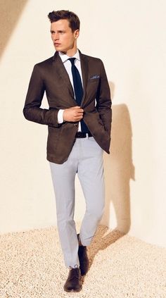 I love this look. Brown Blazer Combination Men, Khaki Blazer Outfit Mens, Suited Men, Terno Slim Fit, Smart Wardrobe, Gentleman's Club, Sartorial Style, Blazer Fits, Basic Blazer