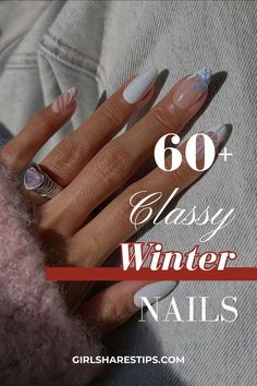 Christmas To Nye Nails, Winter Nails Simple Acrylic, Simple Nails Christmas Winter, Almond French Tip Nails Holiday, Almond Nails Designs Simple Ideas, Winter Nails Short Almond Shape, Simple Cute Holiday Nails, New Year Holiday Nails, Winter Nail Designs Blue And White