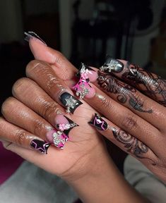 @ barbiesnailsss on instagram Short Junk Nail Designs Acrylic, Junk Duck Nails, Beginner Nail Tech, Holloween Nails, Punk Nails