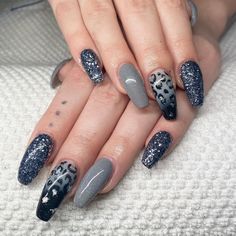 20+ Best Black and Gray Nails To Try in 2023 - Nail Designs Daily Black And Gray Nails, Black And Grey Nails, Funky Fingers, Blue And White Nails, Grey Nails, Grey Nail Designs, 2023 Nail, Latest Nail Designs