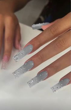 Nails Acrylic Designs Baddie, Grey Birthday Nails, Grey Nails Aesthetic, Grey Acrylic Nails Designs, Grey French Tip Nails, Baddie Simple Nails, Silver Acrylic Nails, Grey Acrylic Nails, Grey Nail