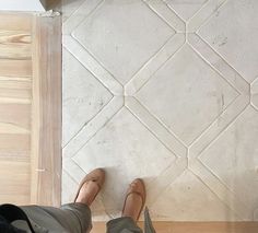 Neutral Tile Entryway, Concrete Floors Tiles, Bathroom With Marble Floor Tile, Tiles Floor Entrance, Classic Tile Kitchen Floor, Entry Hall Flooring Ideas, Mudroom Floor Tiles, Marble Floor Tile Pattern, Classic Tile Flooring