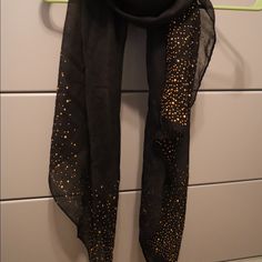 Practically Brand New Black With Gold Sequin Scarf Luxury Black Formal Scarves, Elegant Black Festive Scarves, Luxury Elegant Black Scarves, Black Sparkly Scarf, Sparkly Scarf, Sequin Scarf, Chiffon Scarf, Gold Sequin, New Black