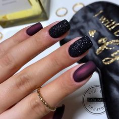 Unghie Sfumate, Stunning Nail Designs, Dip Nails, Black Nail Polish, Dots Nails, Black Nail, Nails 2024, New Year's Nails