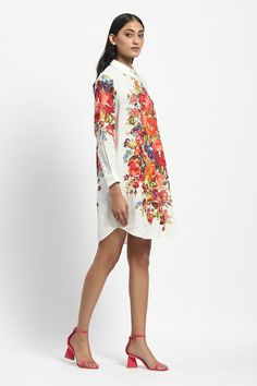 Ivory base linen dress with contrast floral prints and side pockets. - Aza Fashions White Printed Daywear Dresses, White Printed Dresses For Daywear, Multicolor Linen Spring Dress, Spring Multicolor Linen Dress, Multicolor Linen Dress With Floral Print, Multicolor Linen Floral Print Dress, White Linen Floral Print Dress, White Linen Dress With Floral Print, Multicolor Floral Linen Dress