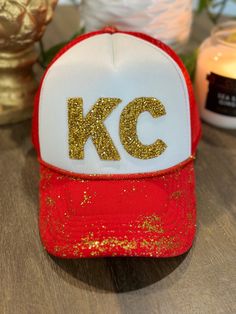 Trucker Hat Fashion, Booster Club, Hat Bar, Bling Fashion, Gold Stone, Snap Back, Snap Backs, Cricut Ideas