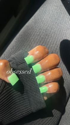 All Green Nails, Short Nail Inspo Solid Color, Neon Green Nails With Design, Short Colored Nails, Lime Green Nails Short, Green Nails Black Women, Green Nail Acrylic, Slime Green Nails, Like Green Nails