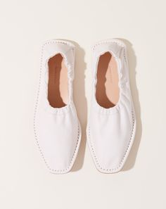 Fitted Round Toe Ballet Flats For Summer, White Flats With Stitched Sole For Spring, Summer Fitted Ballet Flats With Round Toe, White Stitched Sole Flats For Spring, Classic Ballet Flats With Rubber Sole For Spring, Spring White Flats With Stitched Sole, Classic Spring Ballet Flats With Rubber Sole, Classic Summer Slip-on Ballet Flats, White Fitted Flats With Flat Heel